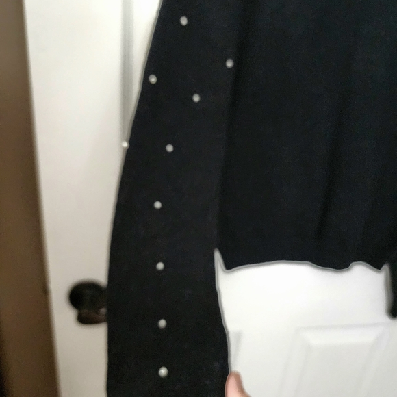 Elegant Black Sweater with Crystal And Pearl Accents - Picture 4 of 4